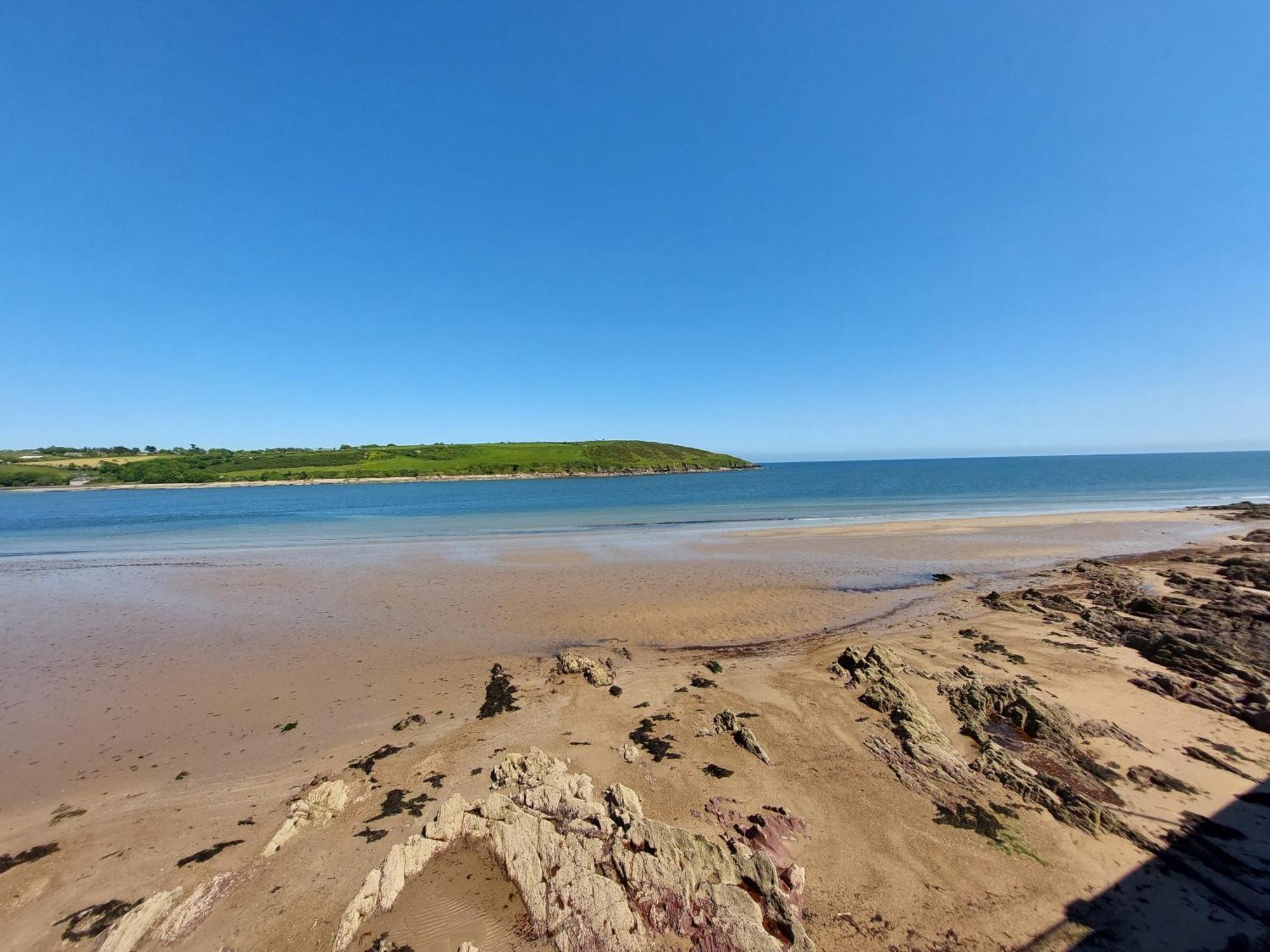 Sea Whispers - My Charming Costal Retreat In Youghal Ngoại thất bức ảnh