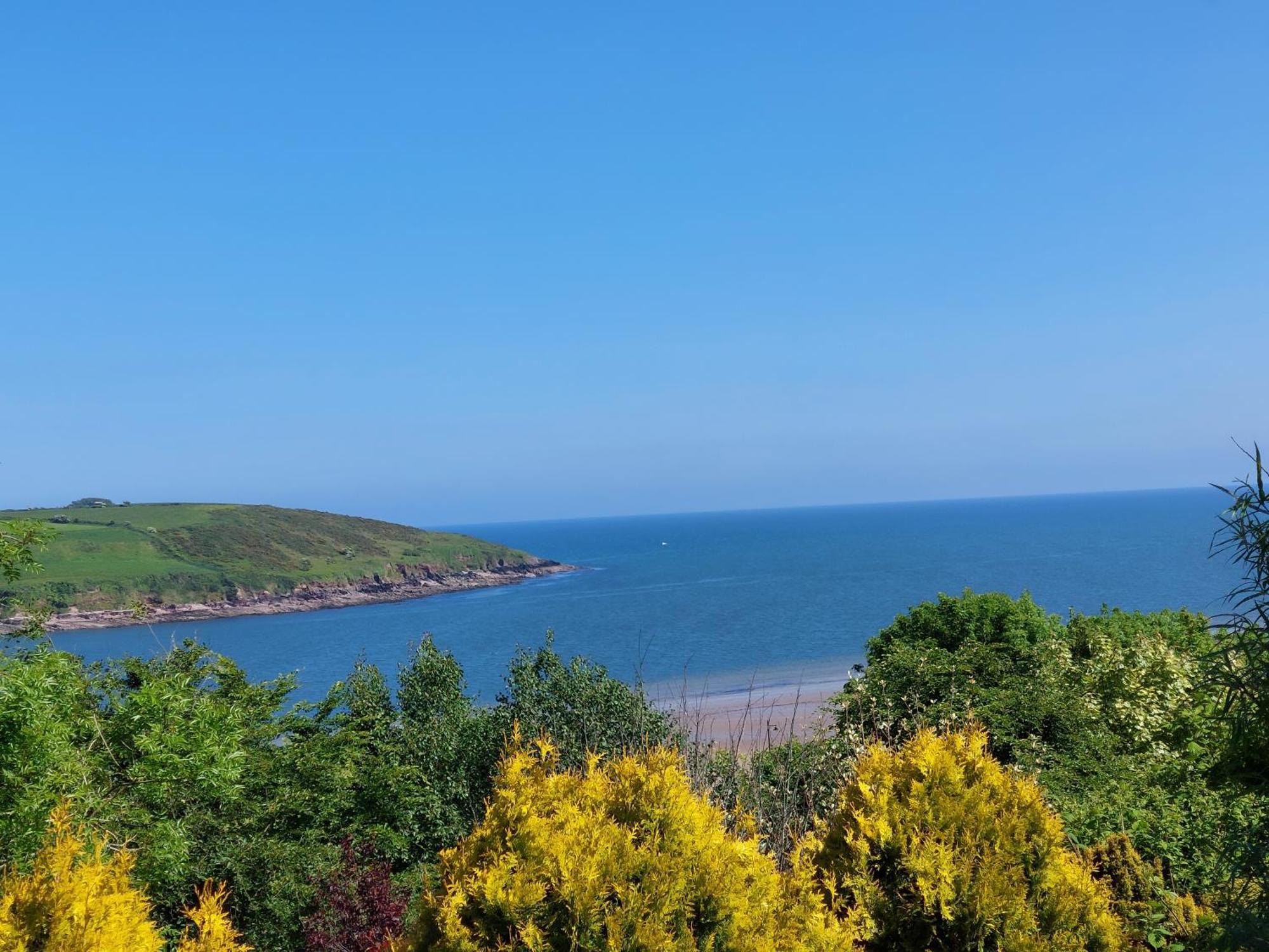 Sea Whispers - My Charming Costal Retreat In Youghal Ngoại thất bức ảnh