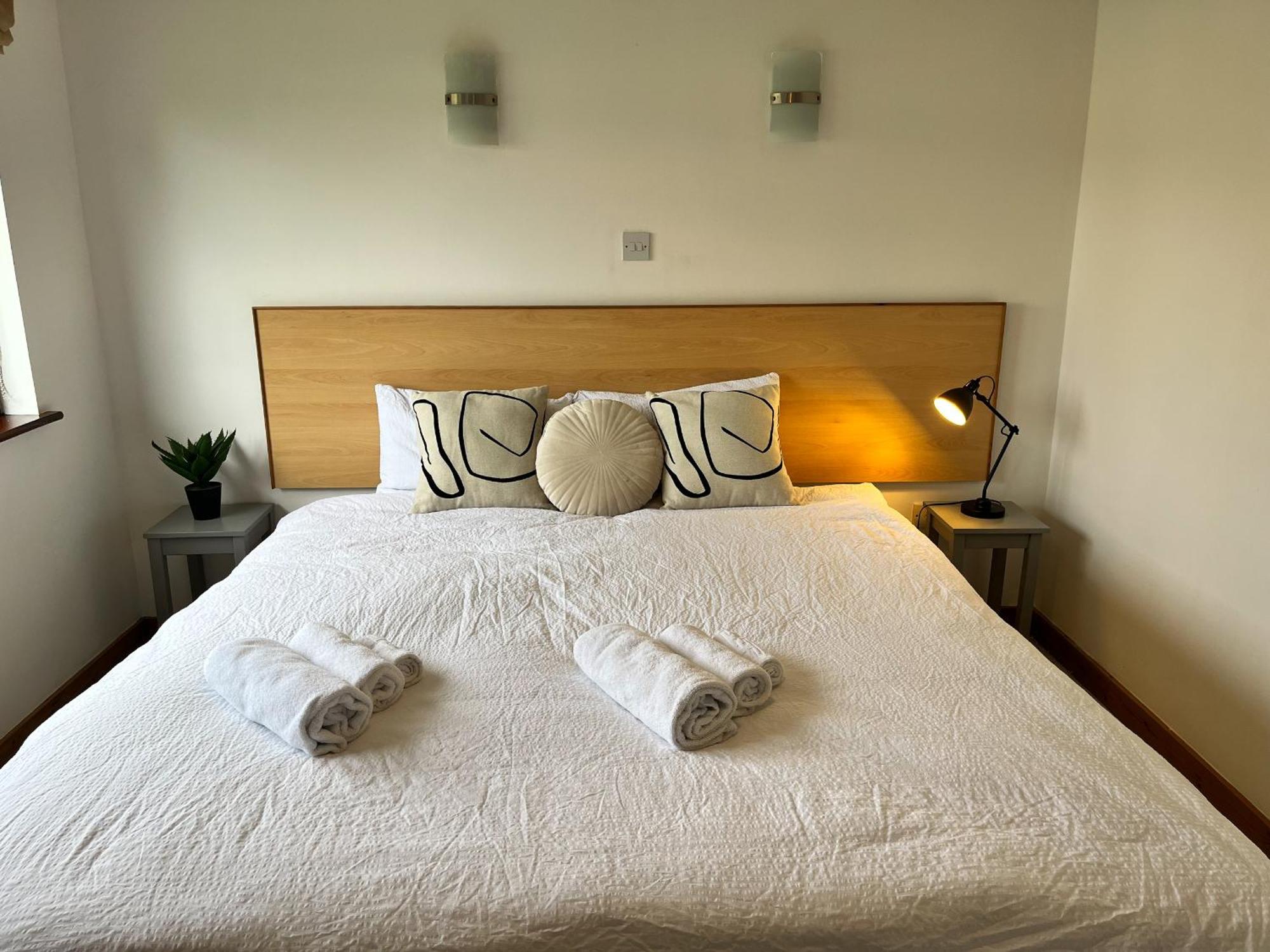 Sea Whispers - My Charming Costal Retreat In Youghal Ngoại thất bức ảnh
