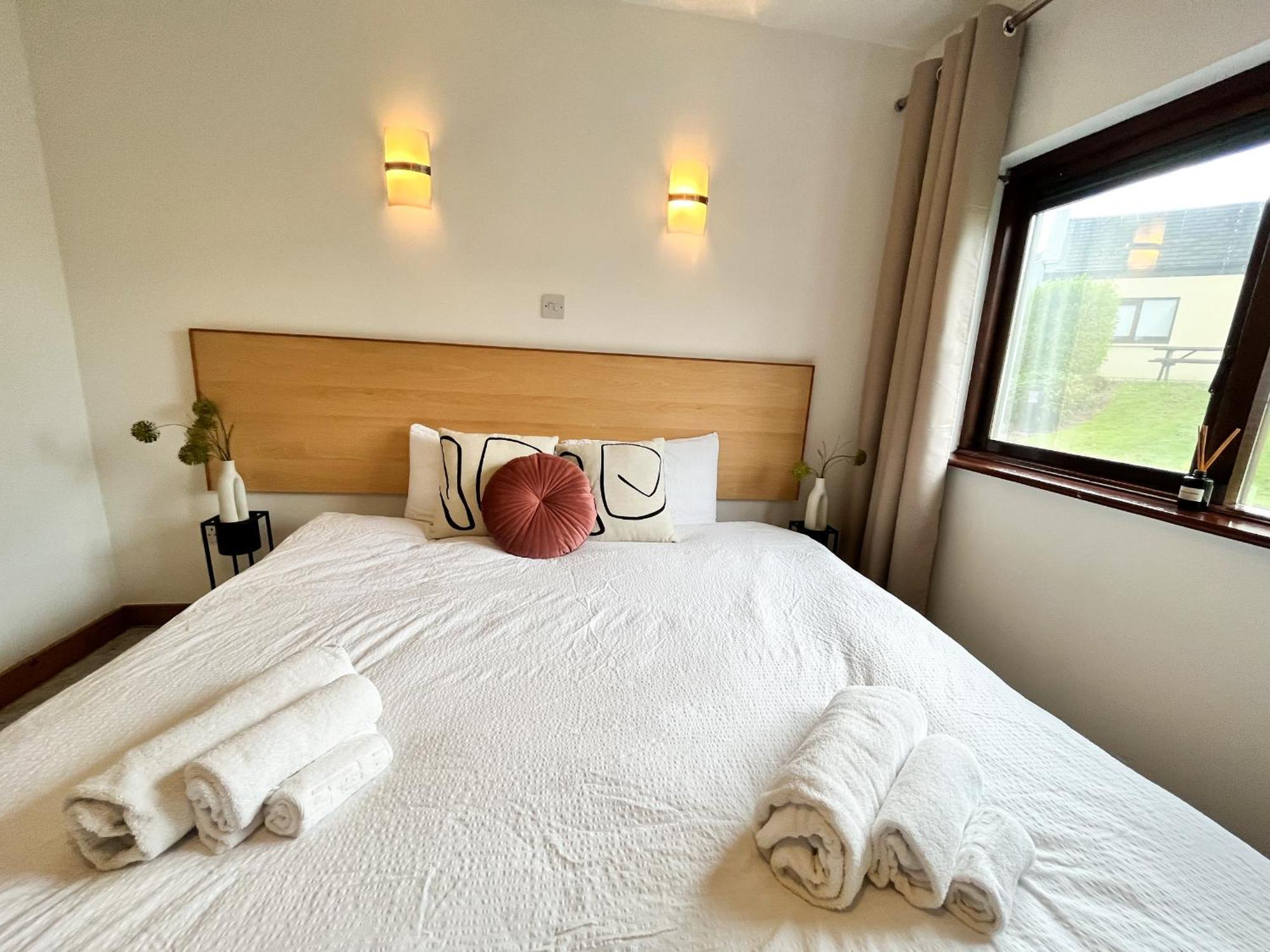 Sea Whispers - My Charming Costal Retreat In Youghal Ngoại thất bức ảnh