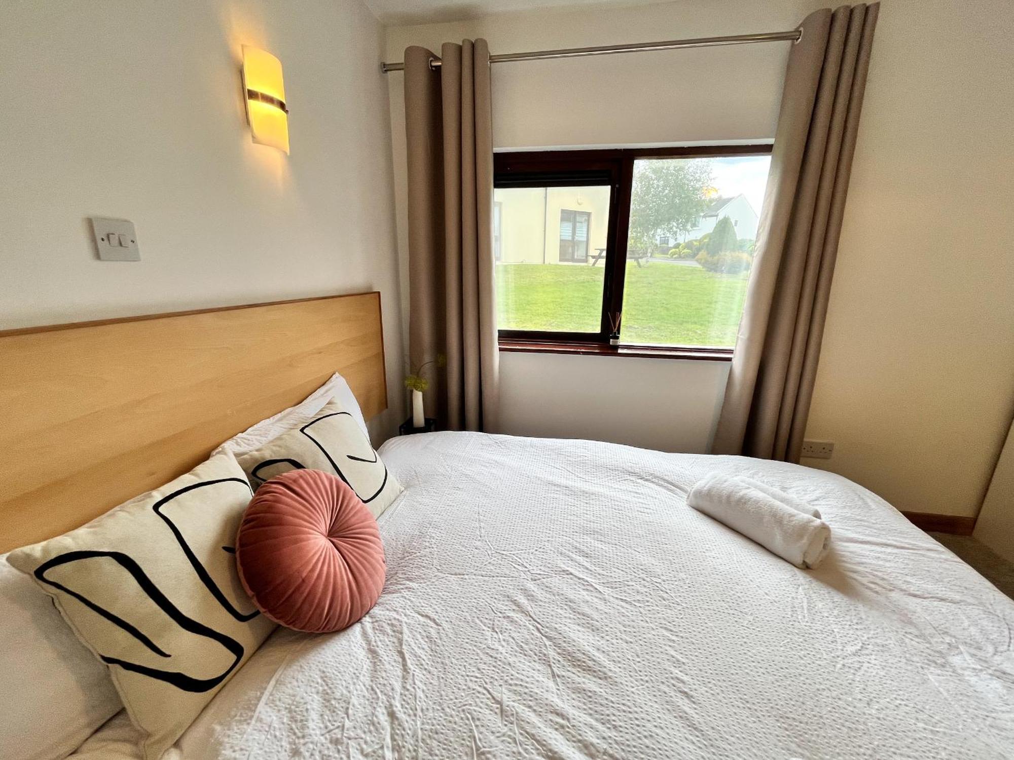 Sea Whispers - My Charming Costal Retreat In Youghal Ngoại thất bức ảnh