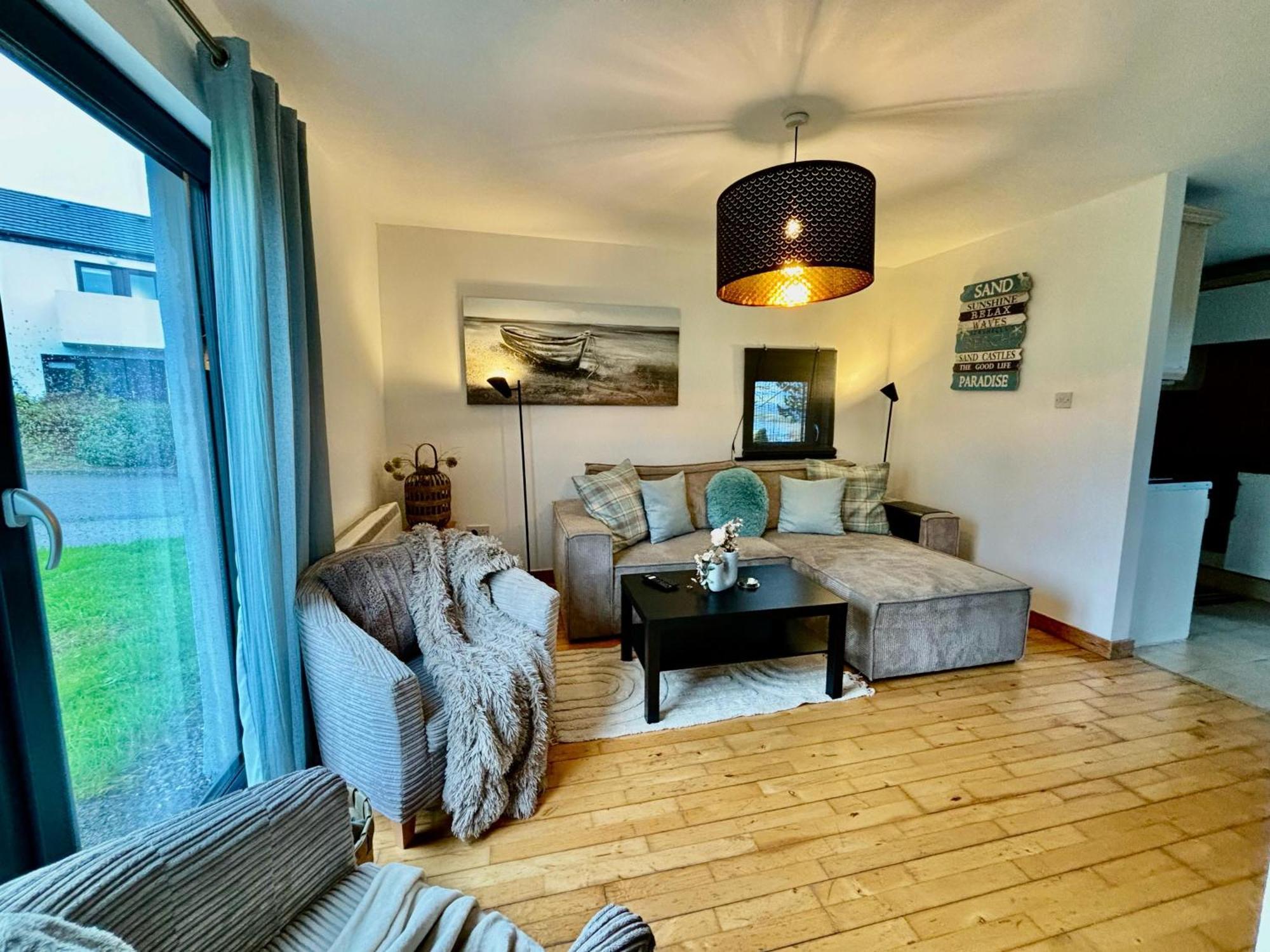 Sea Whispers - My Charming Costal Retreat In Youghal Ngoại thất bức ảnh