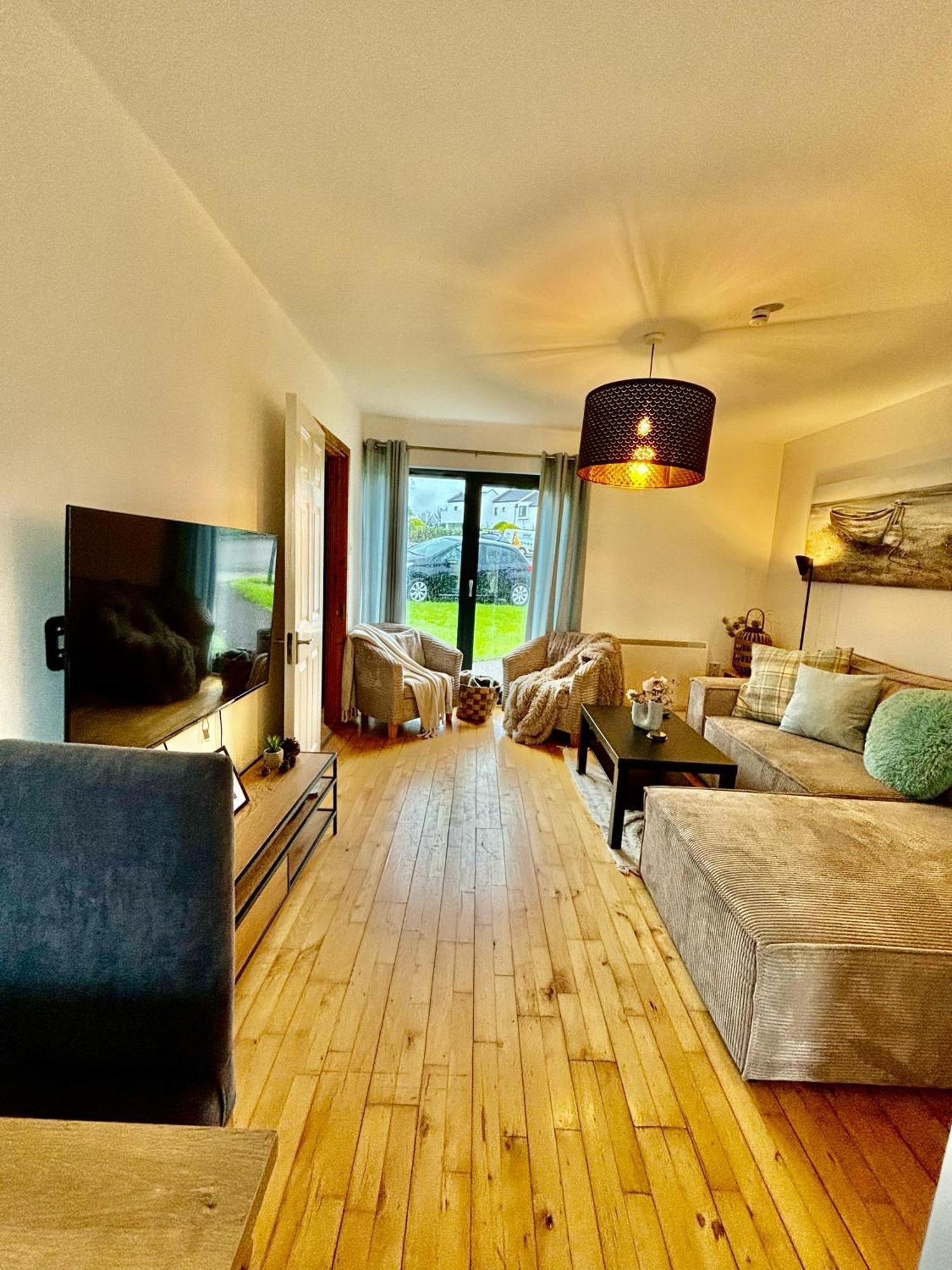 Sea Whispers - My Charming Costal Retreat In Youghal Ngoại thất bức ảnh